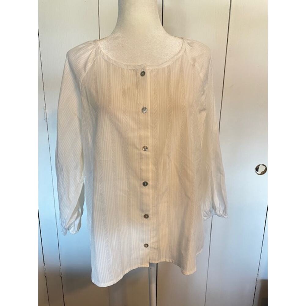 Forgotten Grace Women Size XL White Scoop Neck Button-Front Blouse